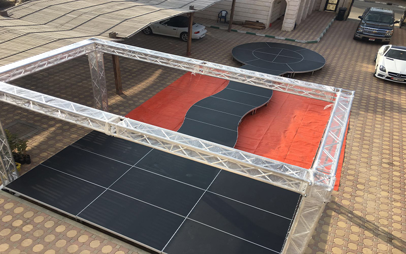 Dubai S-Shaped Stage